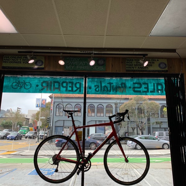 รูปภาพถ่ายที่ Bike Connection San Francisco โดย Benny W. เมื่อ 2/27/2019