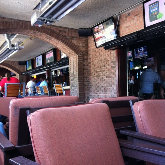 6/22/2012にTracy T.がBoomerJack&#39;s Grill and Bar - Arlingtonで撮った写真