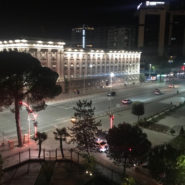 Foto diambil di Rogner Hotel Tirana oleh Elshan S. pada 10/29/2018