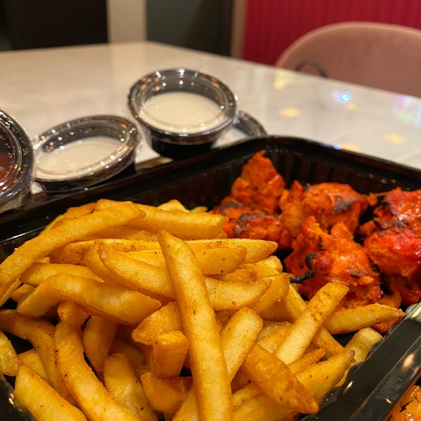 Foto scattata a Bollywood Restaurant da Aree A. il 10/23/2020