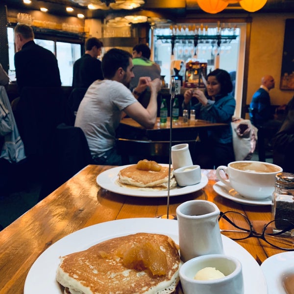 2/23/2019 tarihinde Aree A.ziyaretçi tarafından Guglhupf Artisan Bakery, Restaurant &amp; Café'de çekilen fotoğraf