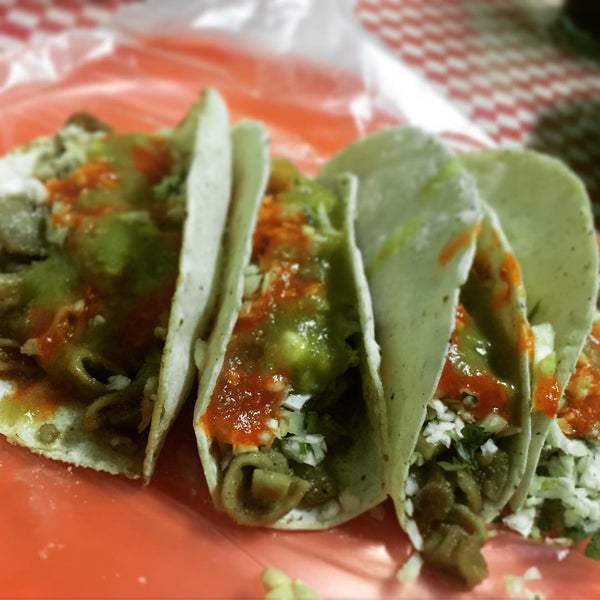 Tacos de tripa "Los Originales de 4 caminos" Restaurante de tacos en