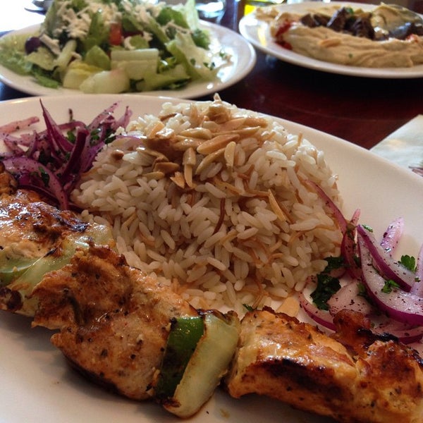 Photo taken at Maroosh Mediterranean Restaurant by Esteicy on 11/7/2014