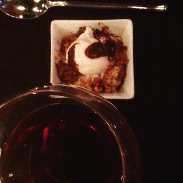 Foto tomada en Chef Adrianne&#39;s Vineyard Restaurant and Wine Bar  por Esteicy el 8/22/2015