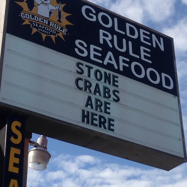 Photo taken at Golden Rule Seafood by Esteicy on 1/25/2014