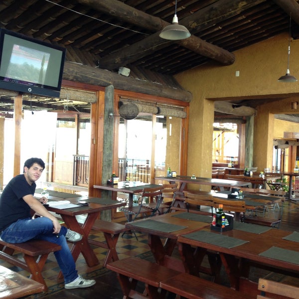 รูปภาพถ่ายที่ Topo do Mundo Restaurante โดย Carol M. เมื่อ 5/2/2013