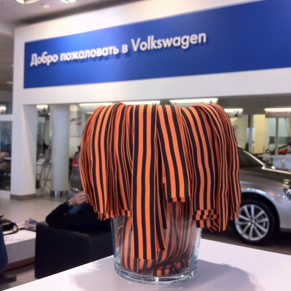 Снимок сделан в Авилон Volkswagen пользователем Сергей Б. 5/1/2013