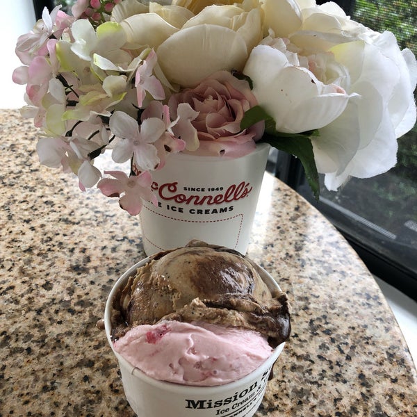 Photo taken at Mission Street Ice Cream and Yogurt - Featuring McConnell&#39;s Fine Ice Creams by Laura H. on 5/26/2019