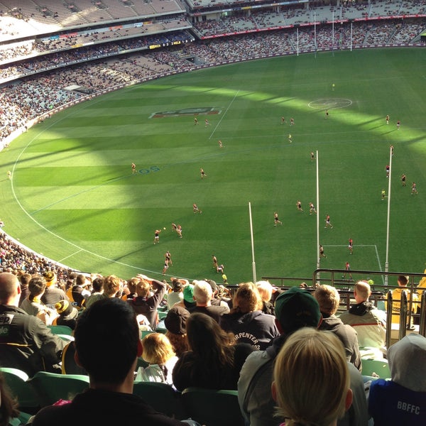 Foto diambil di Melbourne Cricket Ground (MCG) oleh Ivan T. pada 5/19/2013