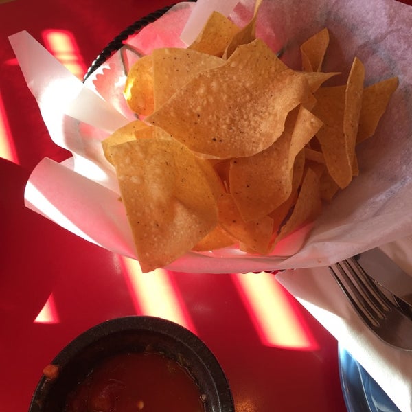 Снимок сделан в Macayo&#39;s Mexican Food пользователем Jenn A. 11/26/2014