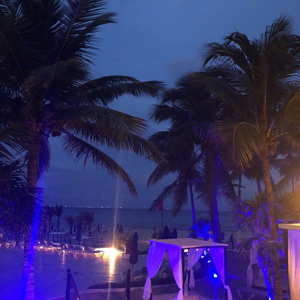 รูปภาพถ่ายที่ The Reef Playacar Resort &amp; Spa โดย Daniela S. เมื่อ 9/20/2018