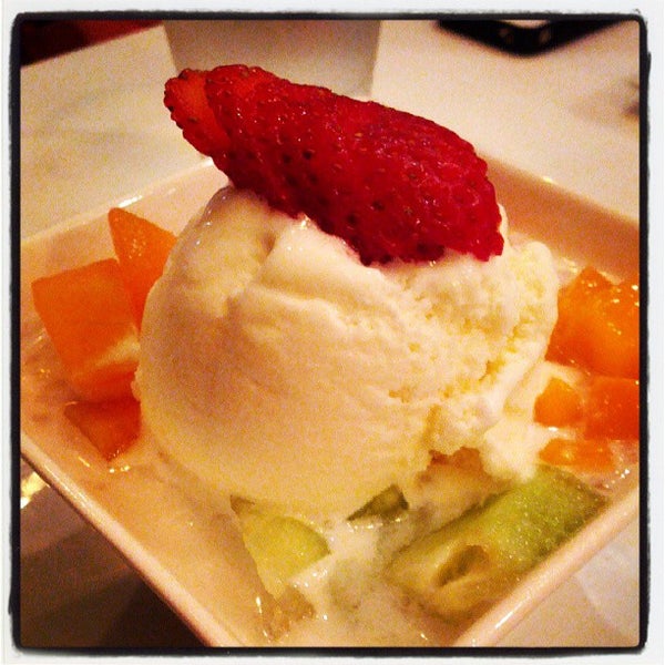 6/24/2013 tarihinde Eva L.ziyaretçi tarafından Dessert Kitchen 糖潮'de çekilen fotoğraf