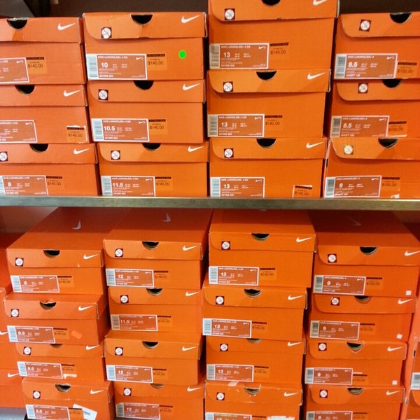 nike outlet pcb