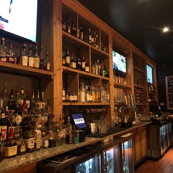 2/7/2020 tarihinde Mark L.ziyaretçi tarafından RusTeak Restaurant And Wine Bar'de çekilen fotoğraf