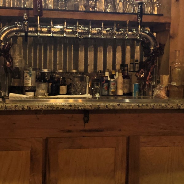 Foto tomada en RusTeak Restaurant And Wine Bar  por Mark L. el 12/14/2019