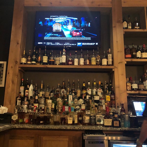 Foto tomada en RusTeak Restaurant And Wine Bar  por Mark L. el 7/20/2019
