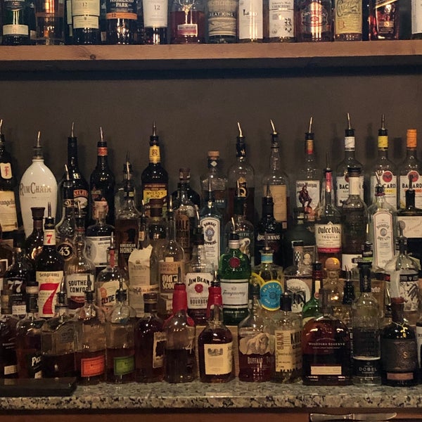 Foto tomada en RusTeak Restaurant And Wine Bar  por Mark L. el 8/24/2019