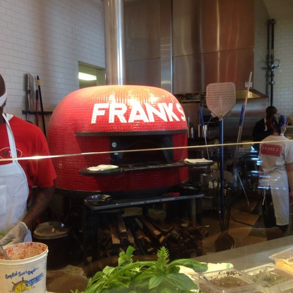 Das Foto wurde bei Frank&#39;s Pizza Napoletana von Christopher J. am 8/21/2014 aufgenommen