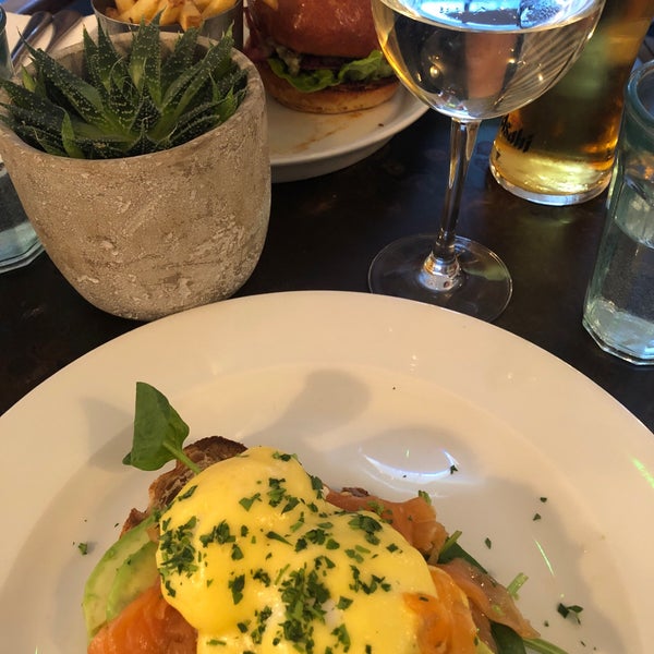 No 32 The Old Town Pub in Clapham