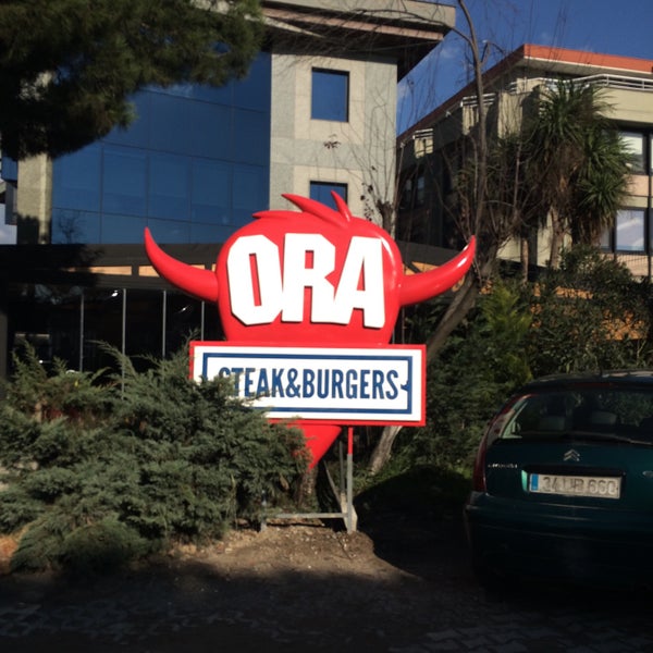 Photo taken at Ora&#39; Steak &amp; Burgers by Fatih K. on 12/22/2014