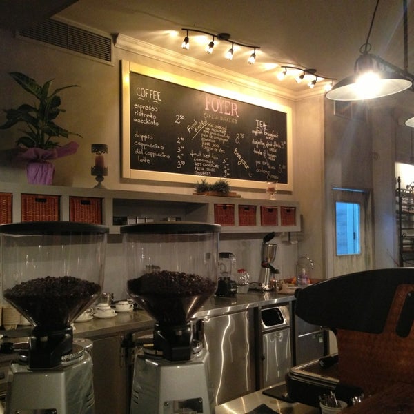 6/18/2013에 Julia S.님이 Cafe &amp; Bakery Foyer에서 찍은 사진