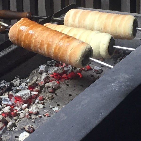 Kurtos Legenda Andrassy Ut Budapest Vii Kerulet Budapest Capitale