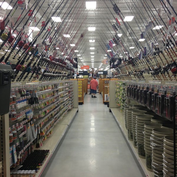 Mills Fleet Farm 9 tips from 1084 visitors