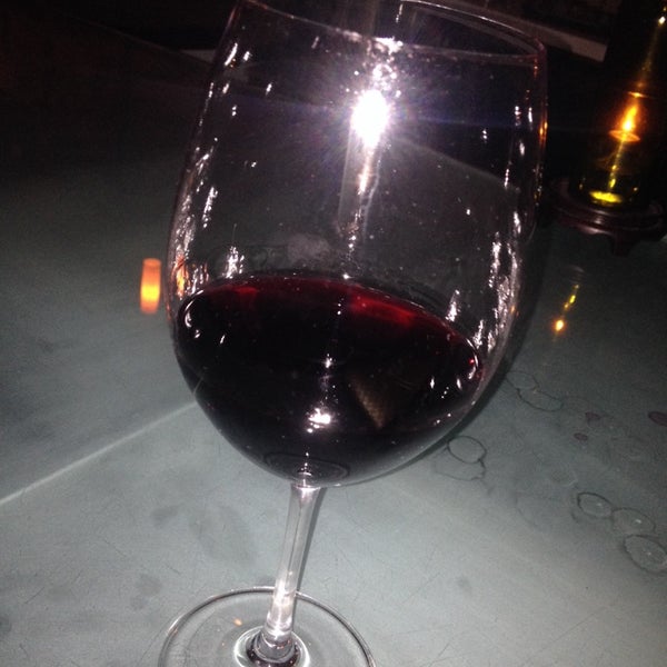 Foto tirada no(a) Nectar Wine Lounge por Deanna S. em 6/28/2014