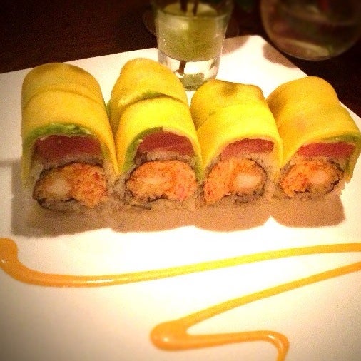 Foto tomada en Sakura Japanese Sushi &amp; Grill  por Vincent H. el 11/2/2012