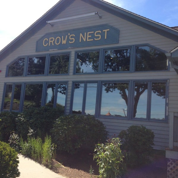 Снимок сделан в Crow&#39;s Nest Restaurant пользователем Cindy M. 9/15/2013