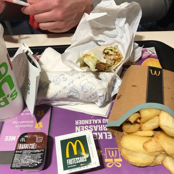 Photo taken at McDonald&#39;s by Piu M. on 12/5/2017