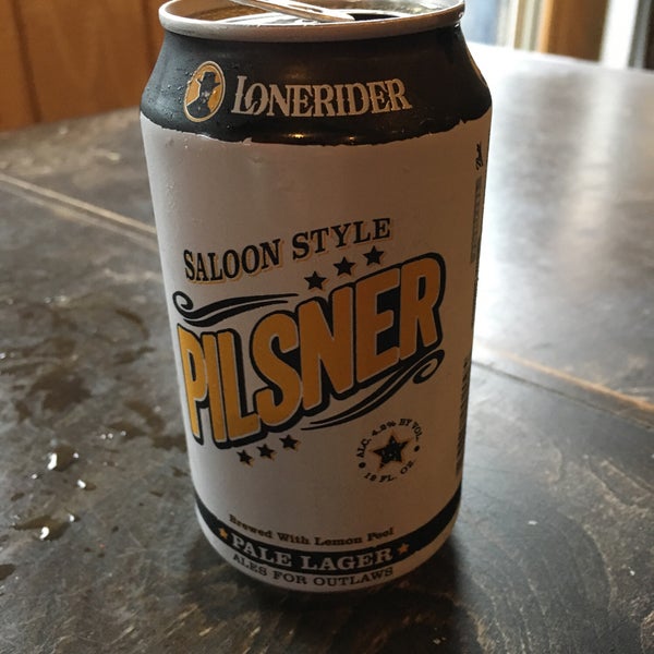 Foto tirada no(a) Lonerider Brewing Company por Ben C. em 4/7/2018