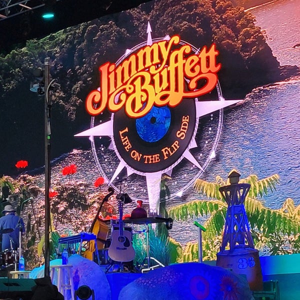 รูปภาพถ่ายที่ Jiffy Lube Live โดย Kim M. เมื่อ 8/7/2021