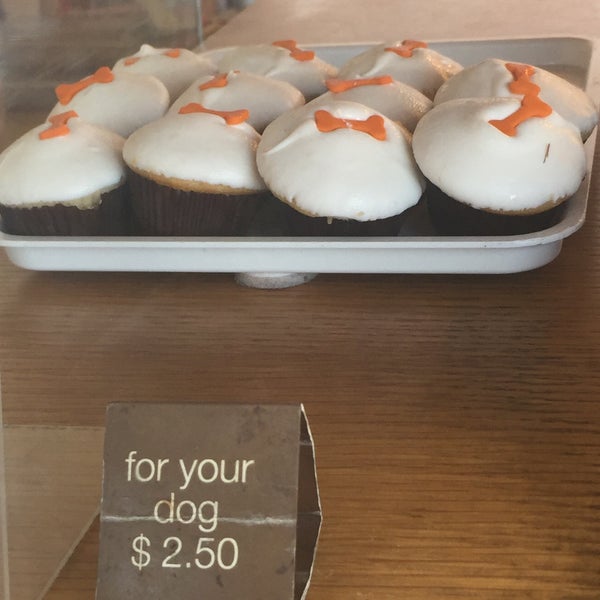 Photo taken at Sprinkles Cupcakes by lyza k. on 8/1/2018