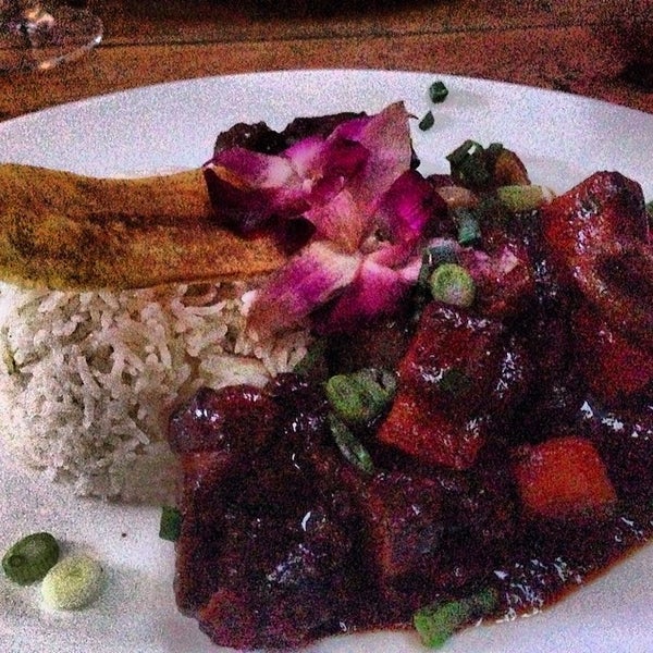 Foto scattata a Corlette NY Restaurant &amp; Lounge Caribbean Tacqueria da Media Diva 💋 il 3/8/2014