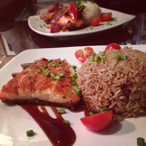 Foto diambil di Corlette NY Restaurant &amp; Lounge Caribbean Tacqueria oleh Media Diva 💋 pada 7/10/2013
