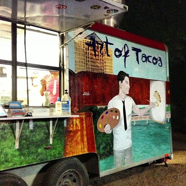 Foto scattata a Art of Tacos da Mike H. il 7/25/2013