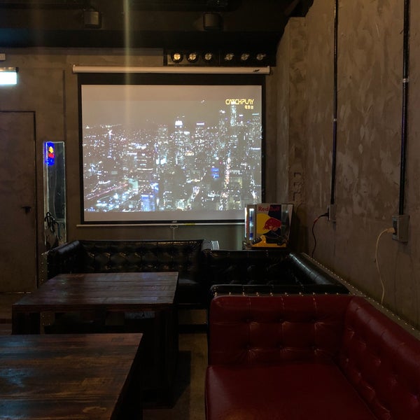 Too bar. Lambic ресторан москва малый гнездниковский. Too much ресторан гнездниковский. паб интерьер. Too bar.