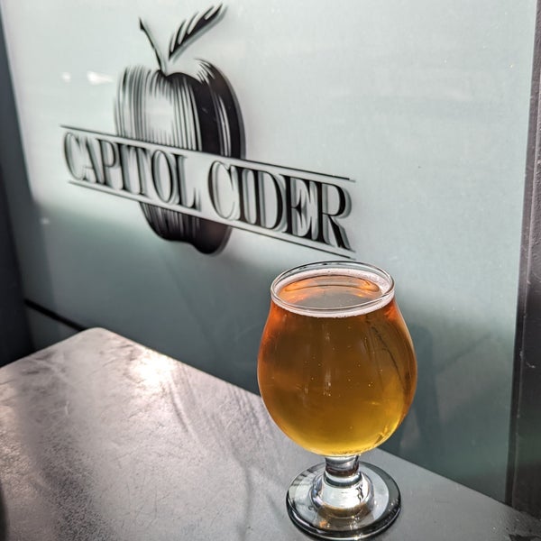 Photo taken at Capitol Cider by Ben F. on 9/17/2022