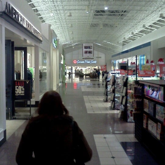 Photo taken at Chicago Ridge Mall by Anthony M. on 1/10/2013
