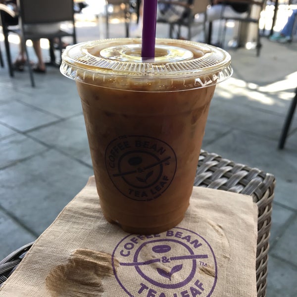Photo taken at The Coffee Bean &amp; Tea Leaf by R C. on 6/21/2018