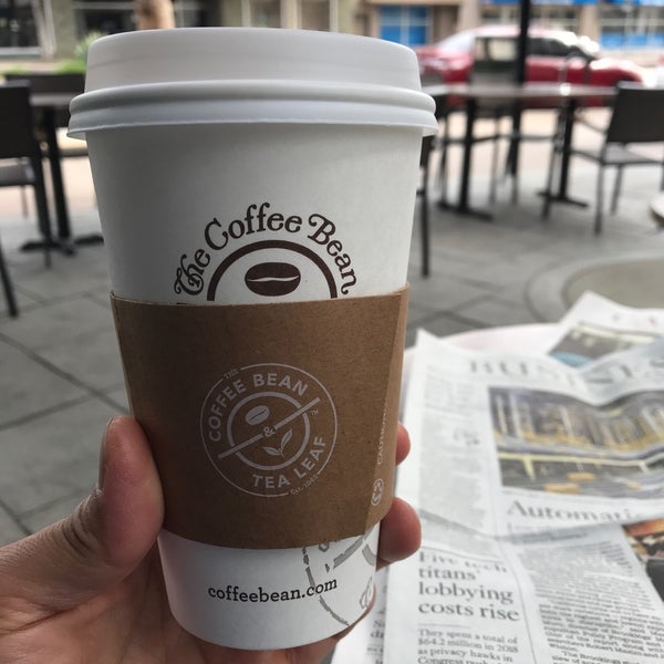 Photo taken at The Coffee Bean &amp; Tea Leaf by R C. on 1/28/2019