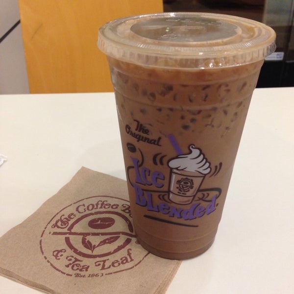 Photo taken at The Coffee Bean &amp; Tea Leaf by R C. on 11/9/2014