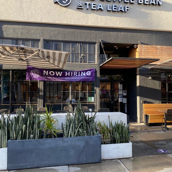 Photo taken at The Coffee Bean &amp; Tea Leaf by R C. on 12/16/2021