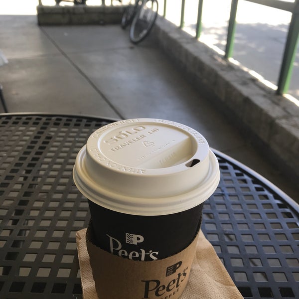 Foto tirada no(a) Peet&#39;s Coffee &amp; Tea por R C. em 8/6/2019