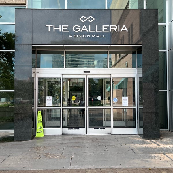 Foto tirada no(a) The Galleria por Shinji S. em 8/26/2022