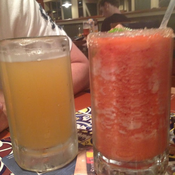 Photo taken at Chili&#39;s Grill &amp; Bar by Fernanda A. on 7/6/2013
