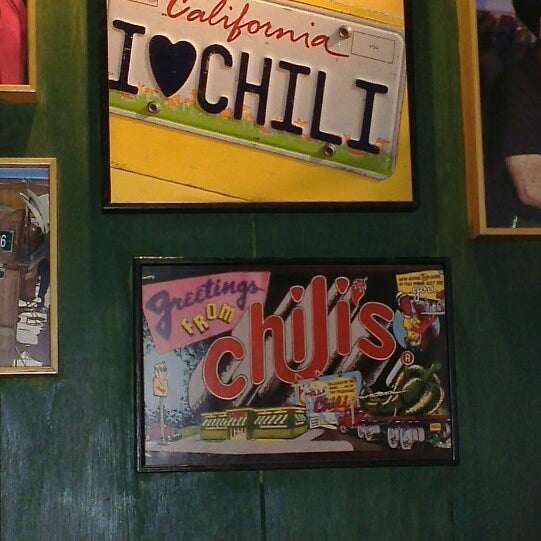 รูปภาพถ่ายที่ Chili&#39;s Grill &amp; Bar โดย Vanessa N. เมื่อ 5/3/2014