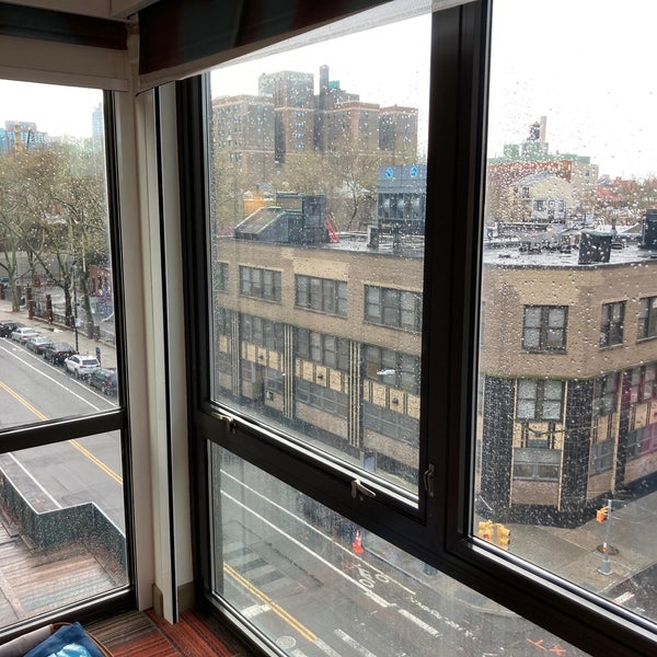 รูปภาพถ่ายที่ EVEN Hotel Brooklyn, an IHG Hotel โดย John M. เมื่อ 4/19/2022