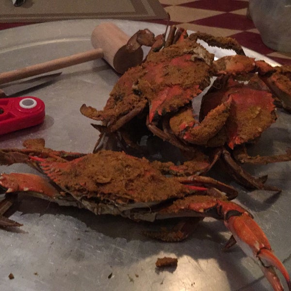 Photo taken at Jeff&#39;s Got Crabs &amp; Seafood by Eric J. on 9/22/2016